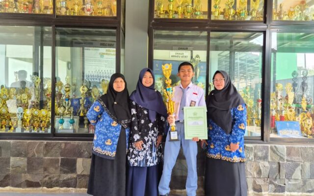 MAN 1 Majalengka Berikan Apresiasi Siswa Peraih Juara 2 Ekonomi Olimpiade Madrasah Indonesia