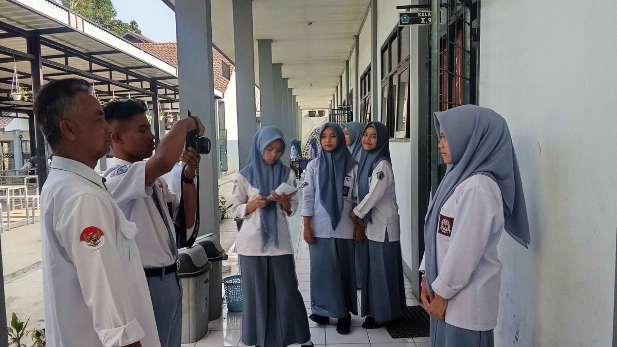MAN 1 Majalengka Lakukan Pemotretan Kartu OSIS Tahun Ajaran 2026/2027