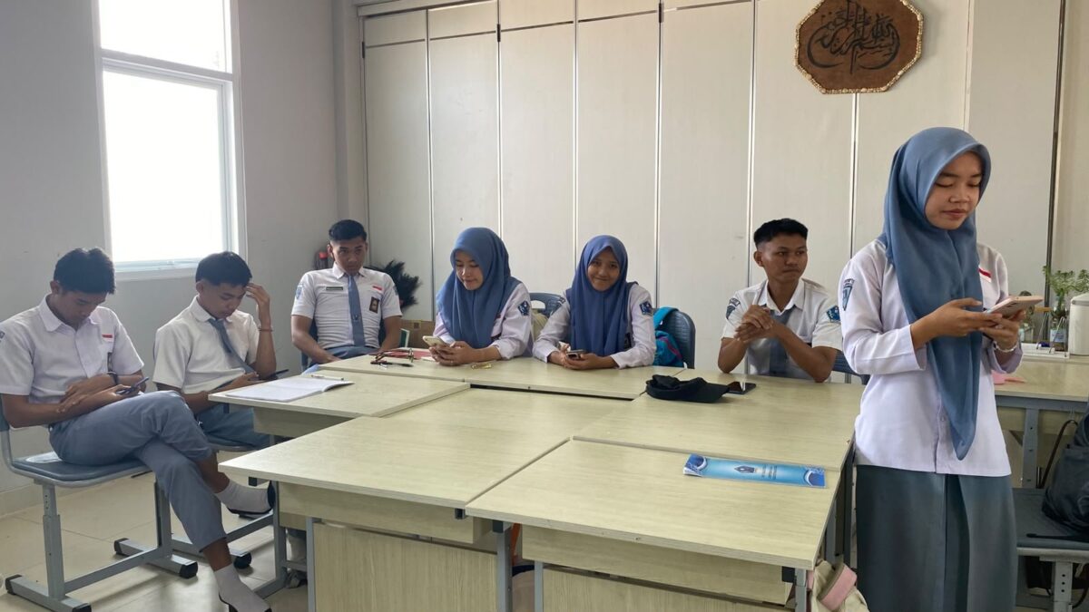 Perkuat Pemahaman Hukum Islam, Siswa Kelas XII.2 Ikuti Pembelajaran Materi Ijma