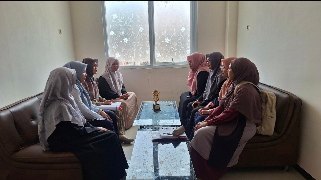 Mantapkan Pembinaan Keputrian, Tim Pembimbing MAN 1 Majalengka Gelar Briefing Proyek Kewirausahaan