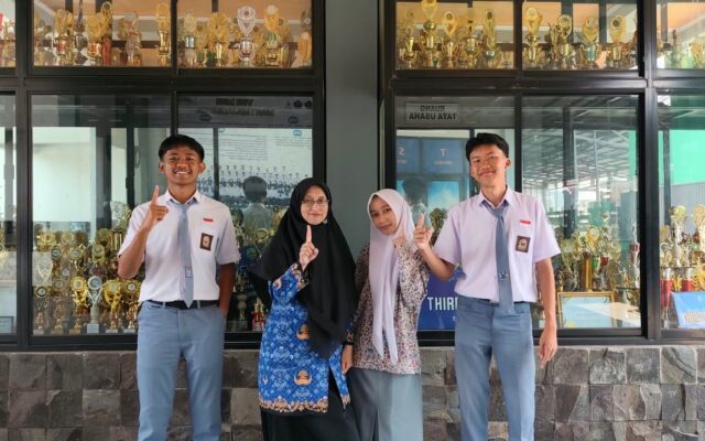 Raih Tiket Kabupaten, Tiga Siswa XII.1 MAN 1 Majalengka Siap Berlaga di OMI