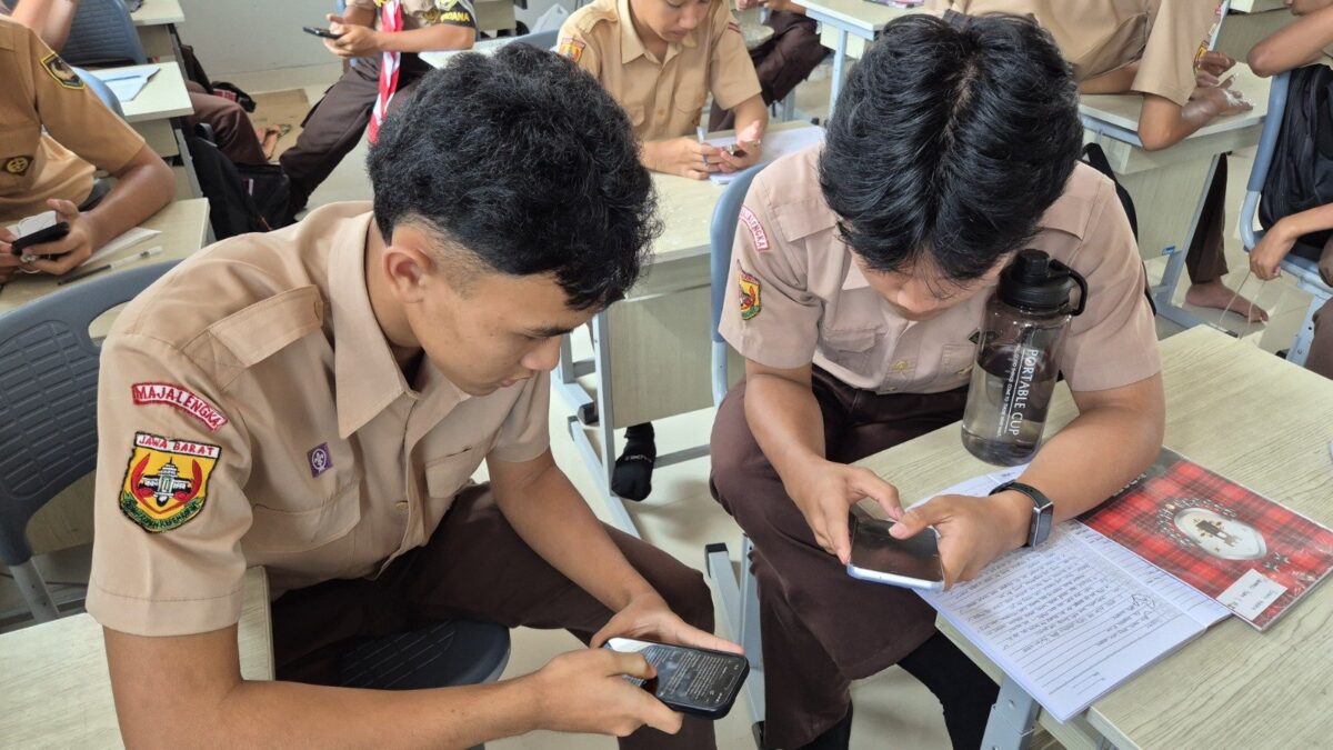 Tingkatkan Keterampilan Digital, Kelas XII-3 MAN 1 Majalengka Pelajari Digital Narrative Text