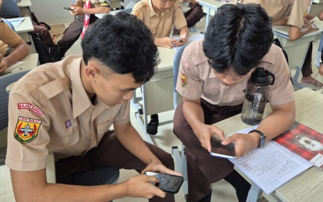 Tingkatkan Keterampilan Digital, Kelas XII-3 MAN 1 Majalengka Pelajari Digital Narrative Text