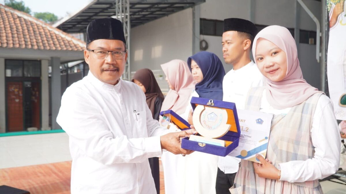 Tingkatkan Kedisiplinan Kehadiran, Kelas XII-2 MAN 1 Majalengka Raih Predikat Paling Rajin