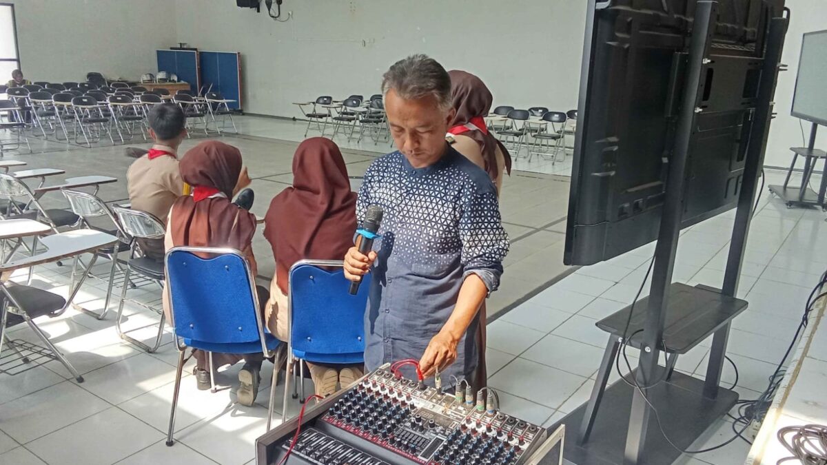 Dukung Kelancaran Serah Terima Jabatan Pramuka, MAN 1 Majalengka Optimalkan Sarana Audio