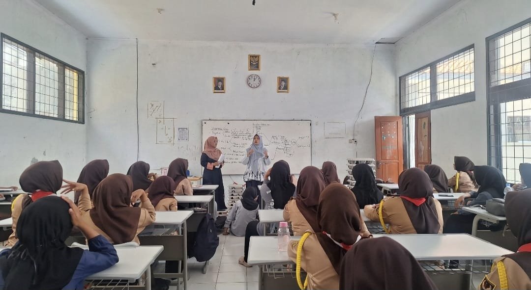 Tumbuhkan Jiwa Entrepreneurship, Siswi MAN 1 Majalengka Susun Bisnis Plan Minuman Segar