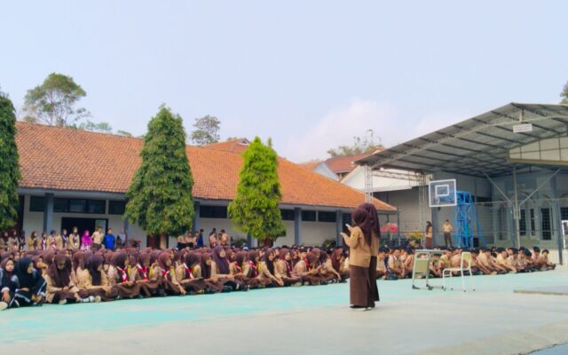 Asah Keberanian Publik, Siswa XII-8 MAN 1 Majalengka Sukses Bertugas Kultum