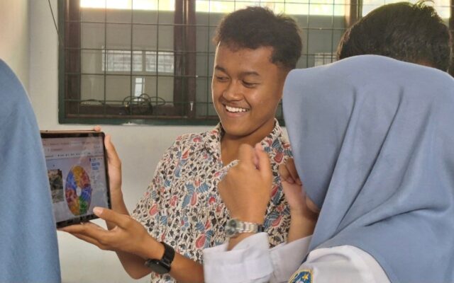 Tingkatkan Efektivitas Pembelajaran, Guru Matematika MAN 1 Majalengka Gunakan Media Spin Wheel