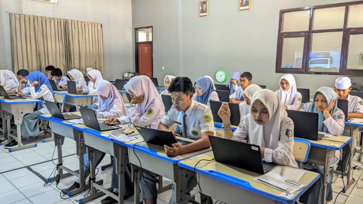 Tiga Siswi MAN 1 Majalengka Ikuti Olimpiade Madrasah Indonesia Kimia Tingkat Kabupaten 2026