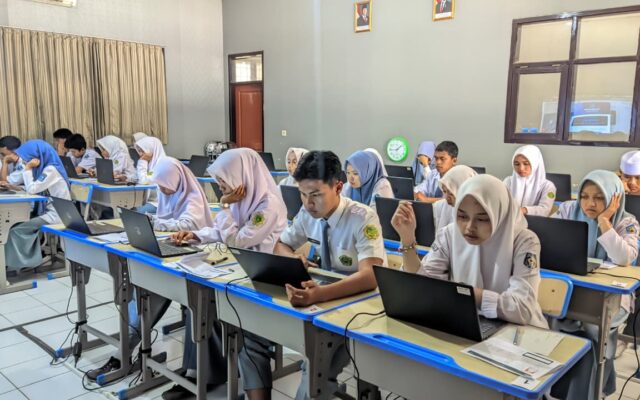 Tiga Siswi MAN 1 Majalengka Ikuti Olimpiade Madrasah Indonesia Kimia Tingkat Kabupaten 2026