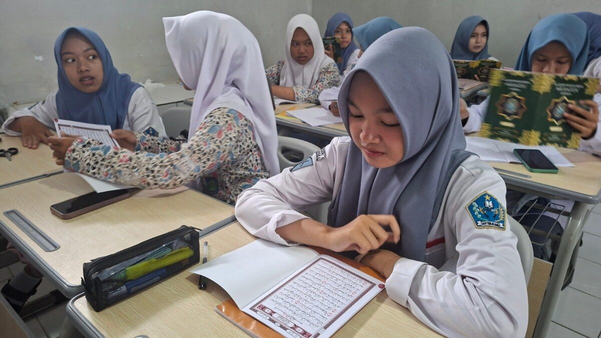 Bentuk Karakter Qur’ani, Siswa X-7 MAN 1 Majalengka Rutin Tadarus Sebelum KBM