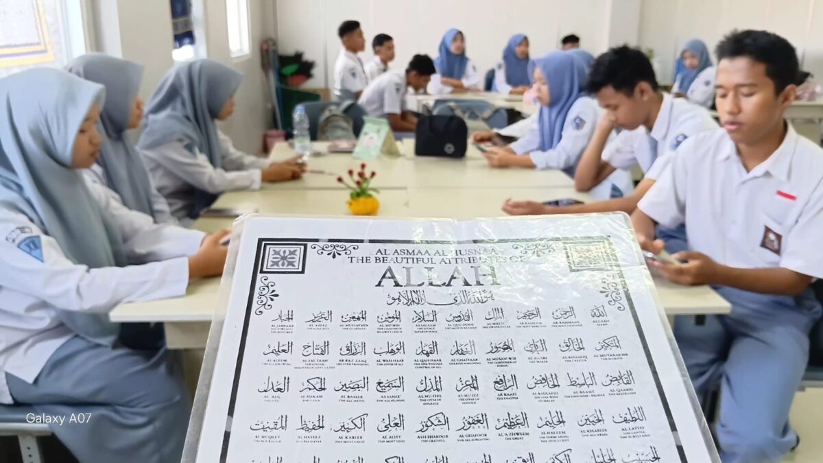Tingkatkan Karakter Religius, Siswa MAN 1 Majalengka Biasakan Pembacaan Asmaul Husna Sebelum Belajar