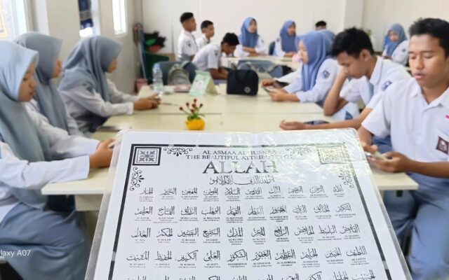 Tingkatkan Karakter Religius, Siswa MAN 1 Majalengka Biasakan Pembacaan Asmaul Husna Sebelum Belajar