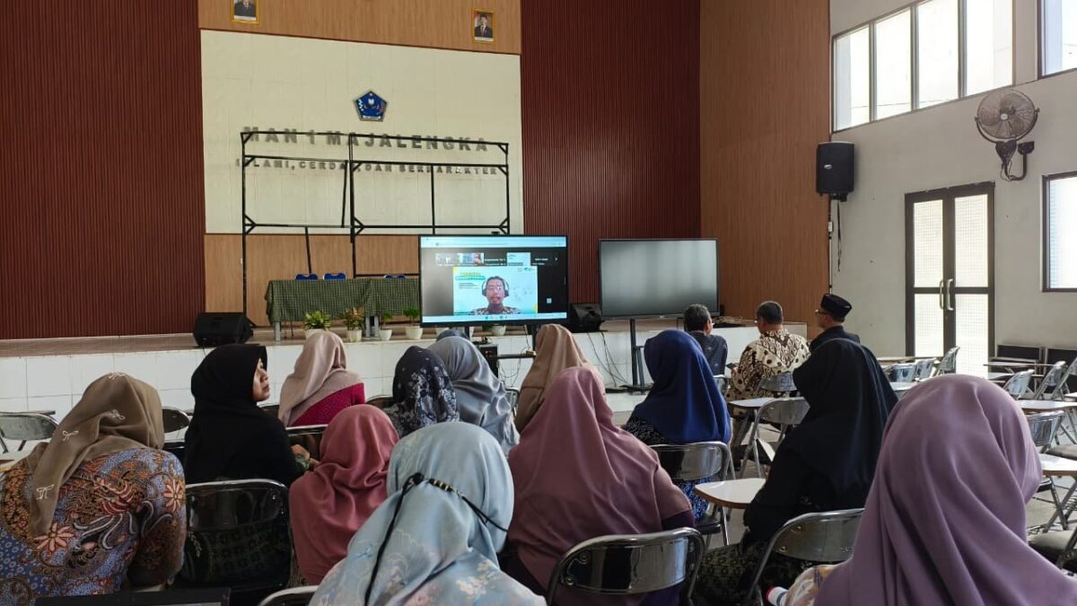 Tingkatkan Kualitas Pendidikan, Pendidik MAN 1 Majalengka Ikuti Webinar Asesmen Nasional