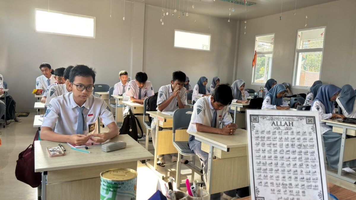 Awali Asmaul Husna, Kelas XII.3 MAN 1 Majalengka Padukan Nilai Religiusitas dan Sains