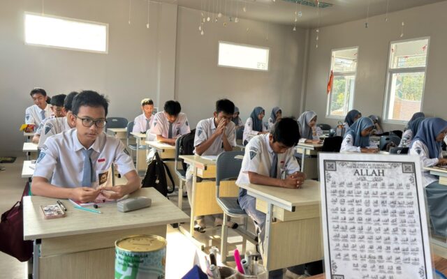 Awali Asmaul Husna, Kelas XII.3 MAN 1 Majalengka Padukan Nilai Religiusitas dan Sains