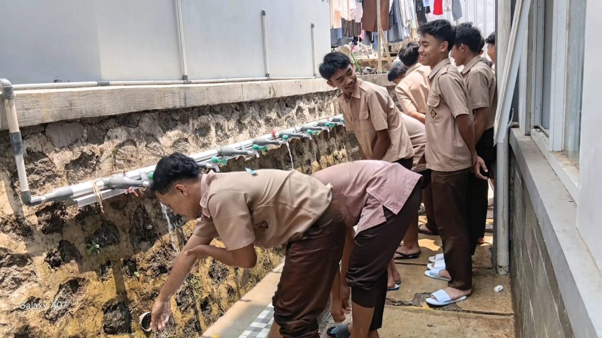 Tempat Wudhu Alternatif Boarding School 1 Majalengka Jadi Solusi Antrean Saat Kemarau
