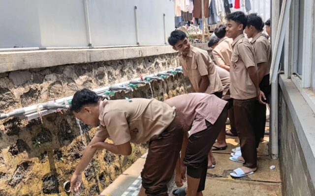 Tempat Wudhu Alternatif Boarding School 1 Majalengka Jadi Solusi Antrean Saat Kemarau