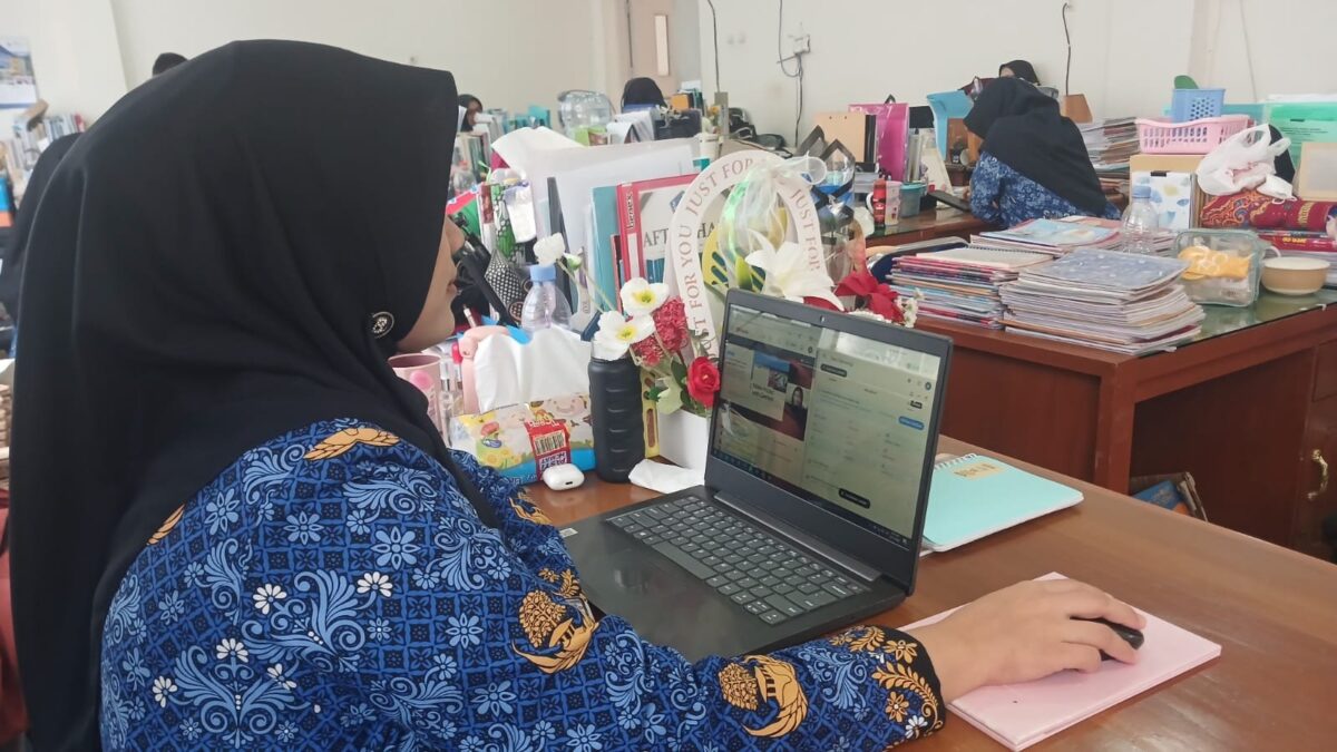 Hari Kedua Gemini Academy Madrasah, Guru Eksplorasi Beragam Fitur Notebook Gemini