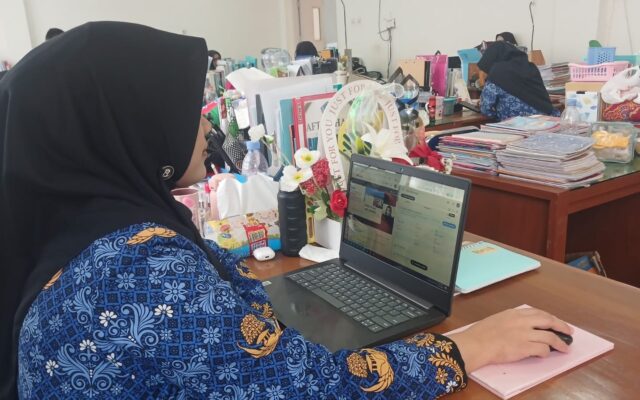 Hari Kedua Gemini Academy Madrasah, Guru Eksplorasi Beragam Fitur Notebook Gemini