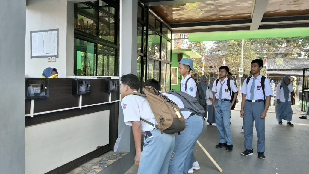 Tingkatkan Kedisiplinan Siswa, MAN 1 Majalengka Optimalkan Monitoring Absensi Digital