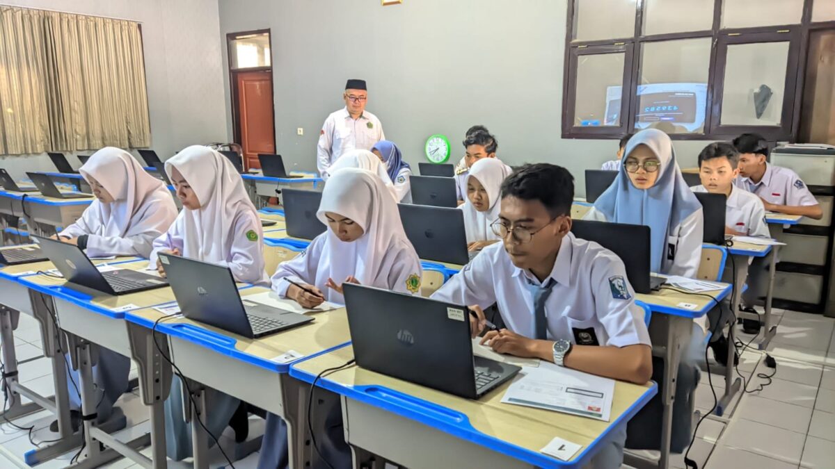Tiga Siswa MAN 1 Majalengka Berjuang di Bidang Matematika Pada OMI 2026