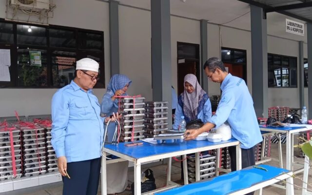 Jaga Akuntabilitas Program MBG, MAN 1 Majalengka Rutin Cek Kelengkapan Ompreng