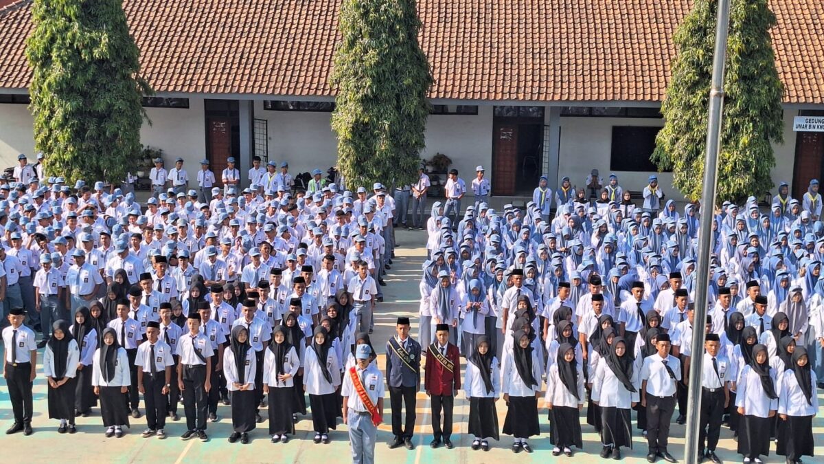 Peringati Hari Perdamaian Internasional, Pembina Upacara MAN 1 Majalengka Ajak Siswa Jadi Agen Perdamaian