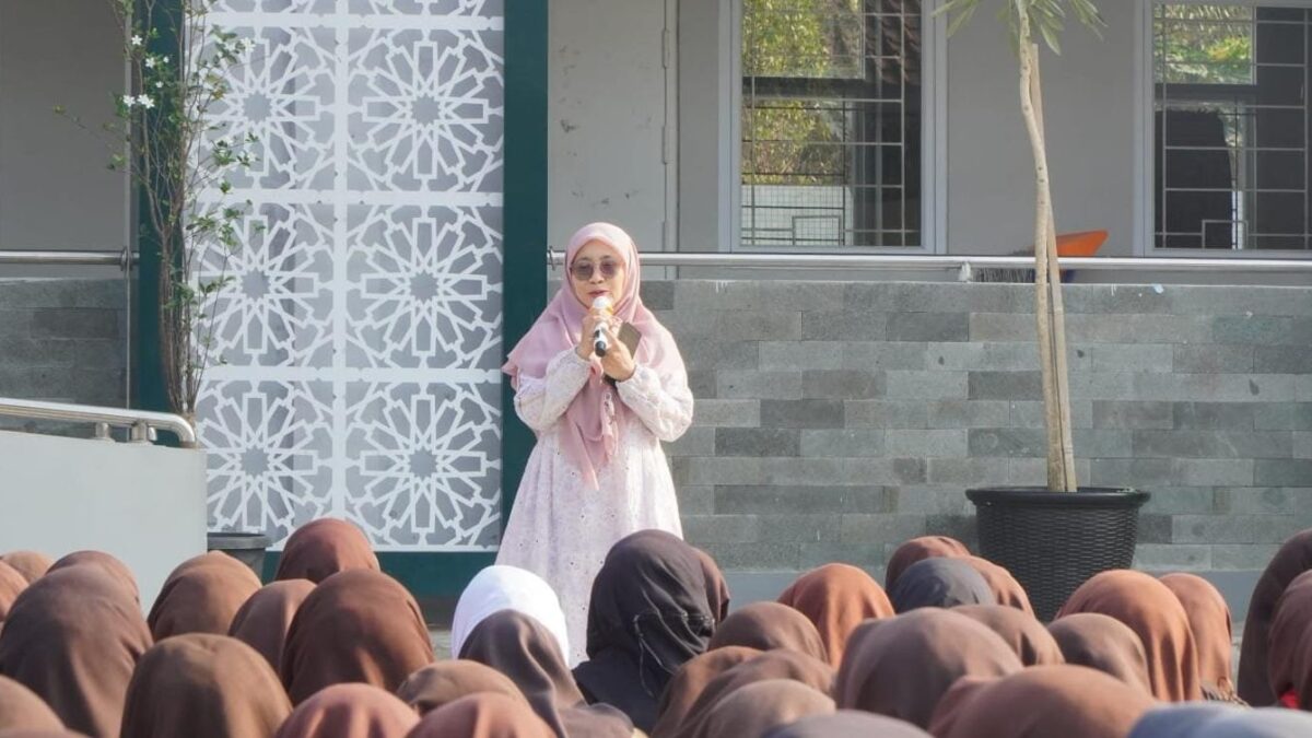 MAN 1 Majalengka Sambut Guru Fisika Baru Lewat Momen Kultum Jumat