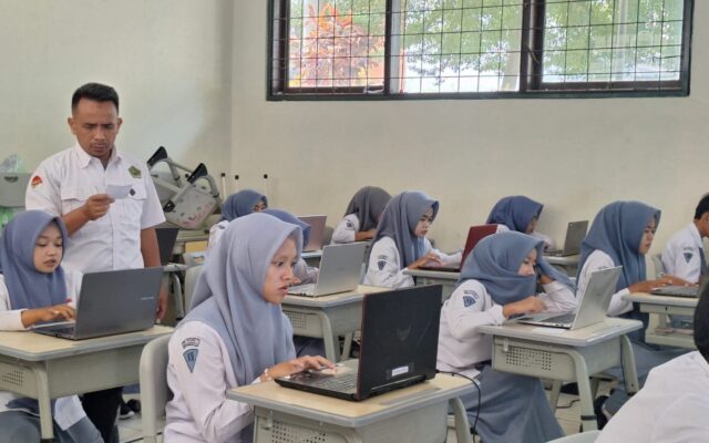 MAN 1 Majalengka Gelar Gladi Bersih TKA Gelombang 1 Pastikan Kesiapan Digital Siswa