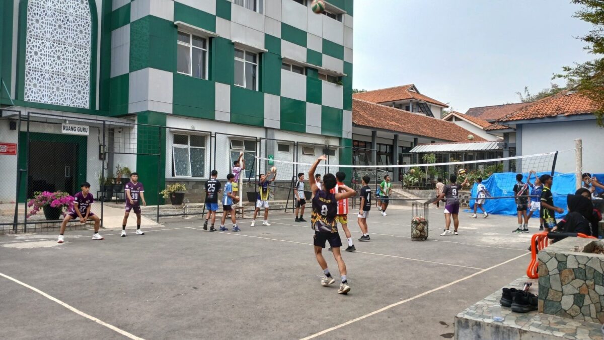 Tingkatkan Keterampilan dan Karakter Siswa, MAN 1 Majalengka Gelar Diklat Ekstra Bola Voli 