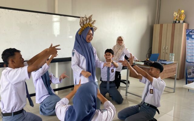 Pahami Konsep Genetik, Siswa XII.2 MAN 1 Majalengka Gelar Roleplay Sintesis Protein