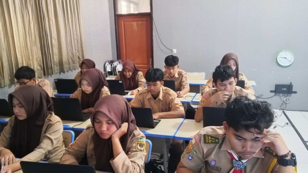 MAN 1 Majalengka Gelar Gladi Bersama TKA Gelombang II untuk Mantapkan Kesiapan Siswa