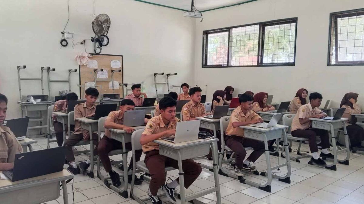Atasi Keterbatasan Ruang, MAN 1 Majalengka Sulap Kelas XII.9 Jadi Lab Komputer TKA