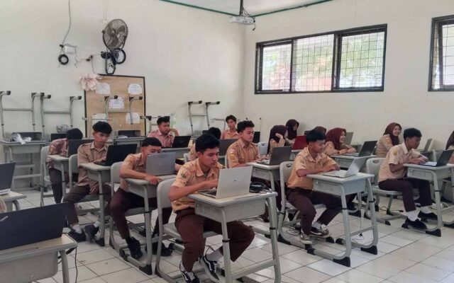 Atasi Keterbatasan Ruang, MAN 1 Majalengka Sulap Kelas XII.9 Jadi Lab Komputer TKA