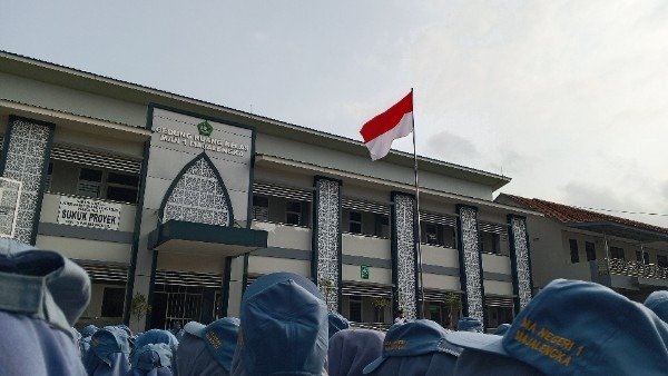 Tumbuhkan Jiwa Nasionalisme, MAN 1 Majalengka Gelar Upacara Bendera Hari Senin