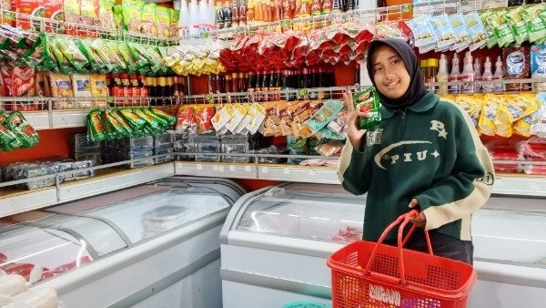Asah Jiwa Kewirausahaan, Siswi XII.6 MAN 1 Majalengka Siapkan Bahan Praktik Fiksi