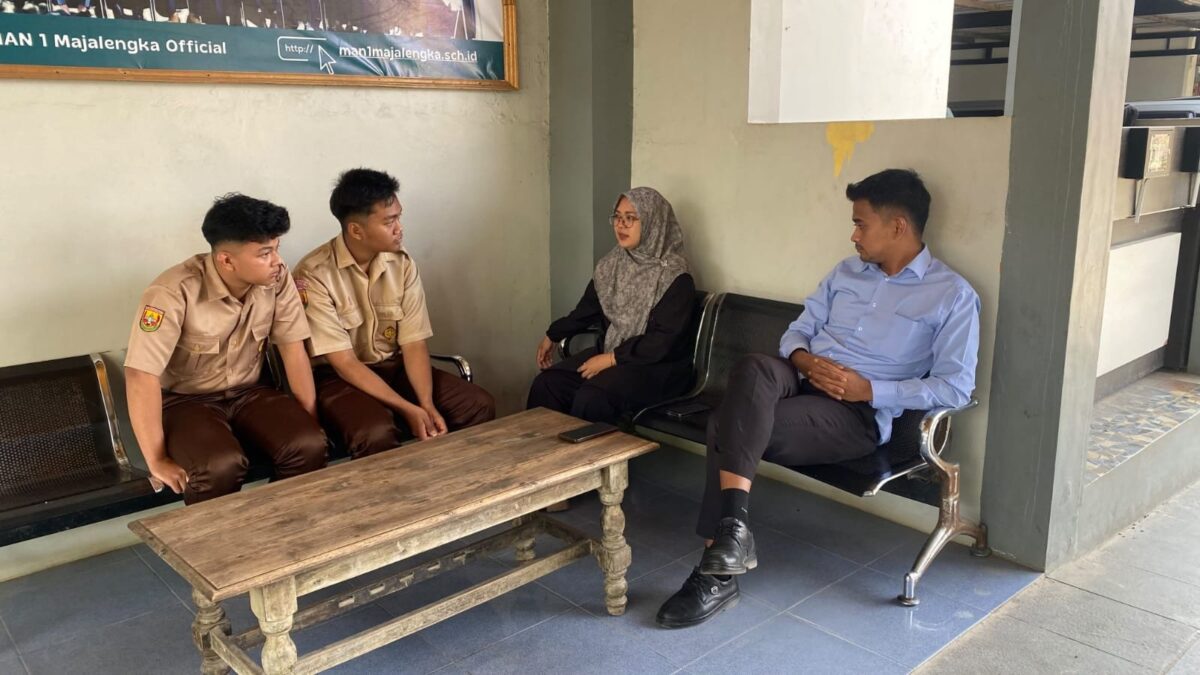 Guru BK MAN 1 Majalengka Berikan Pembinaan Karakter dan Etika Berperilaku Siswa Kelas XII