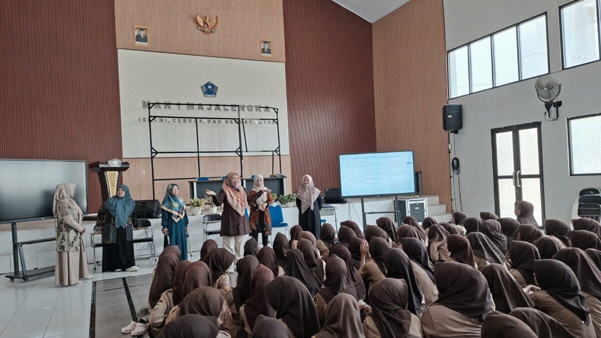 Edukasi Pengurangan Limbah Pangan, Siswi XII MAN 1 Majalengka Olah Nasi Sisa