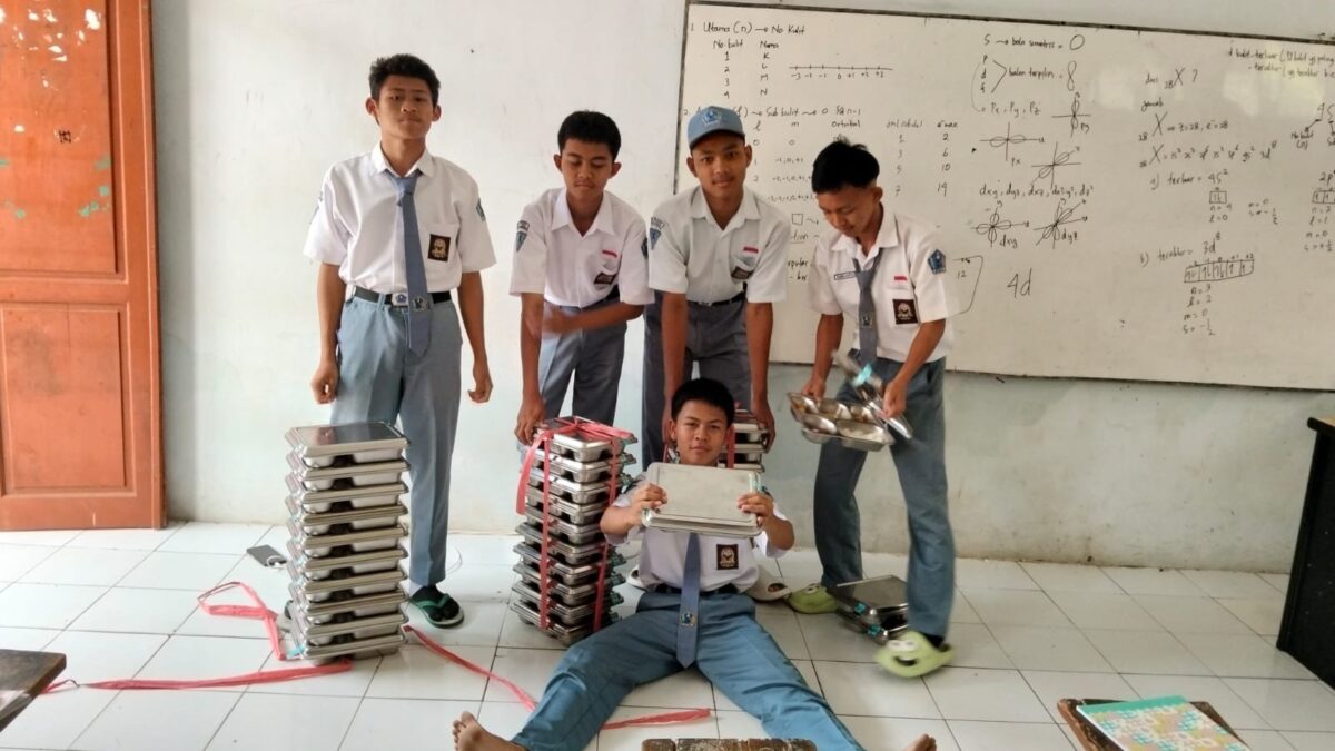 Siswa MAN 1 Majalengka Jaga Kebersihan dan Kedisiplinan Saat Pelaksanaan Program MBG