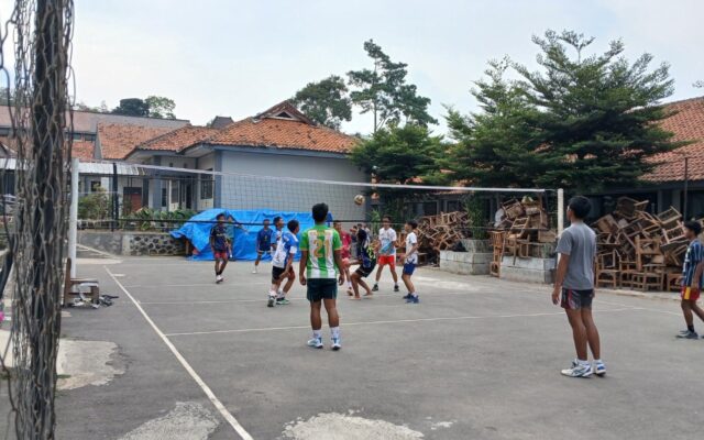 Tingkatkan Prestasi Olahraga, MAN 1 Majalengka Gelar Latihan Rutin Kelas Atlet Bola Voli