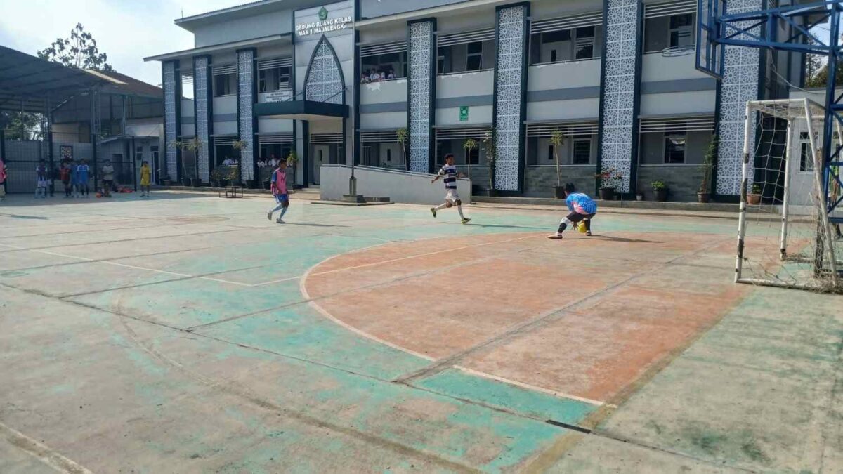 Asah Keterampilan Taktis, MAN 1 Majalengka Gelar Latihan Rutin Kelas Atlet Futsal