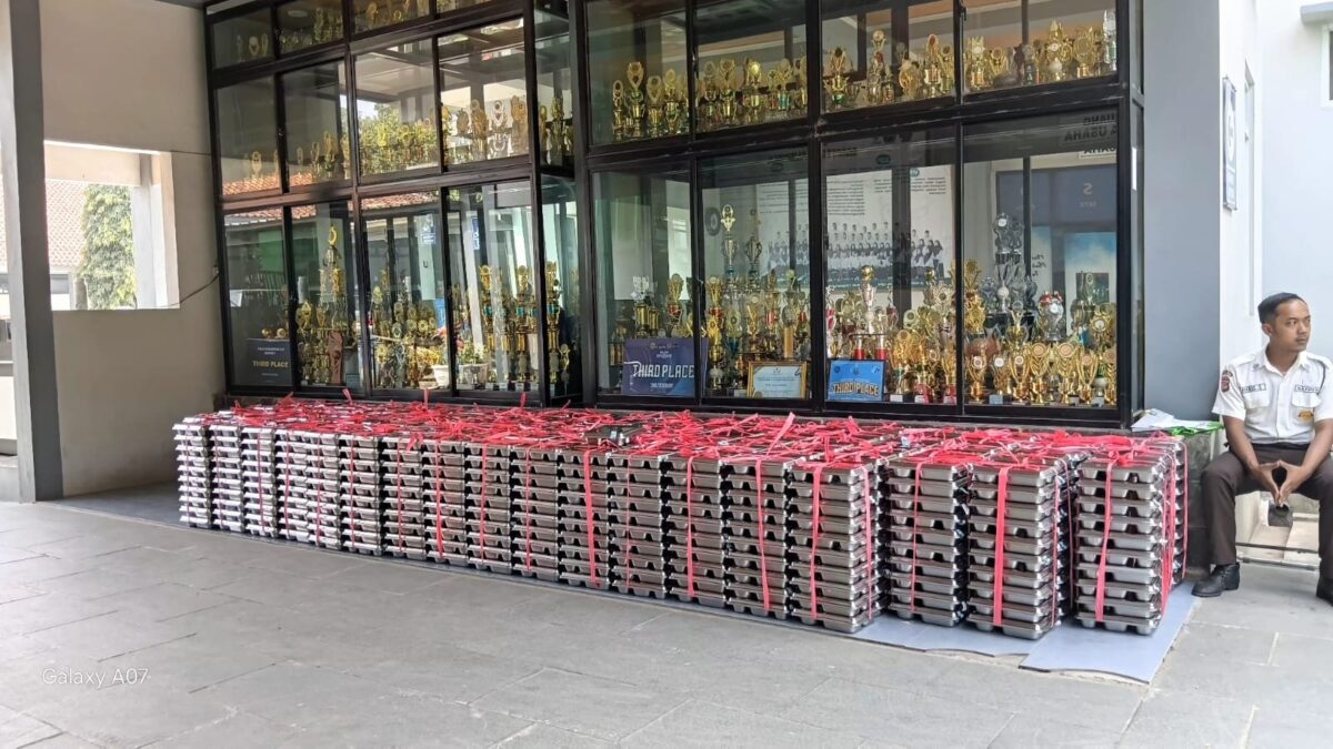 Ketat Jalani Prosedur, Satpam MAN 1 Majalengka Kawal Distribusi Ribuan Paket MBG