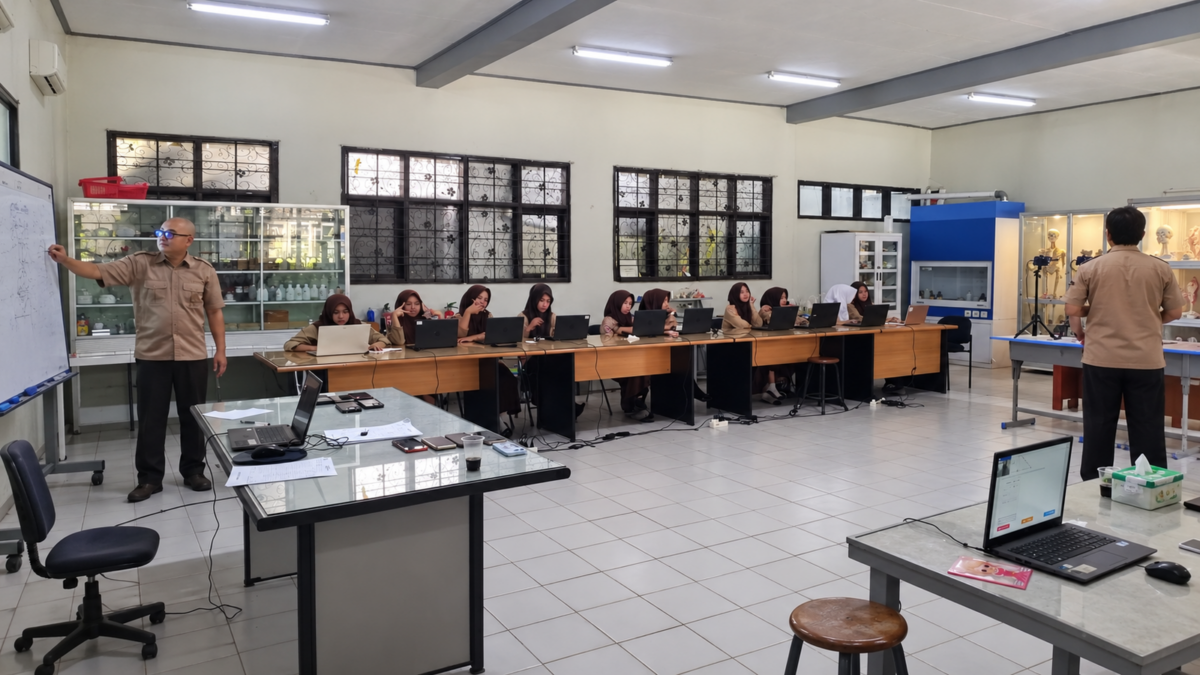 Sematkan Persiapan TKA, MAN 1 Majalengka Gelar Gladi TKA Gelombang Kedua di Laboratorium IPA