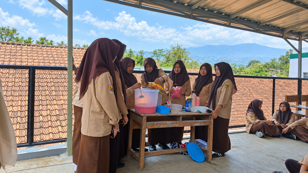 Tingkatkan Kreativitas Siswi, MAN 1 Majalengka Gelar Praktik Kuliner Program Keputrian