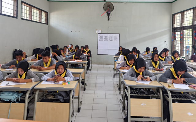 Bekali Keterampilan Darurat, MAN 1 Majalengka Gelar Diklat Pertolongan Pertama PMR
