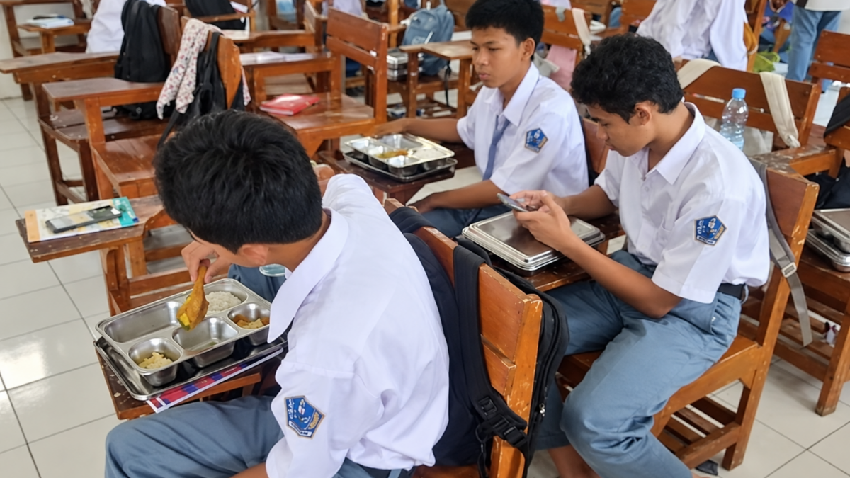 Dukung Kesehatan dan Konsentrasi Belajar, Siswa MAN 1 Majalengka Terima Program Makan Bergizi Gratis